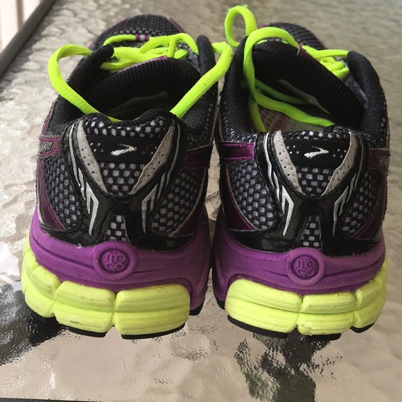 Brooks Raveena 4 - Picture 4 of 6